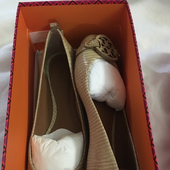 Tory Burch trench tan size 7 - Picture 1 of 6